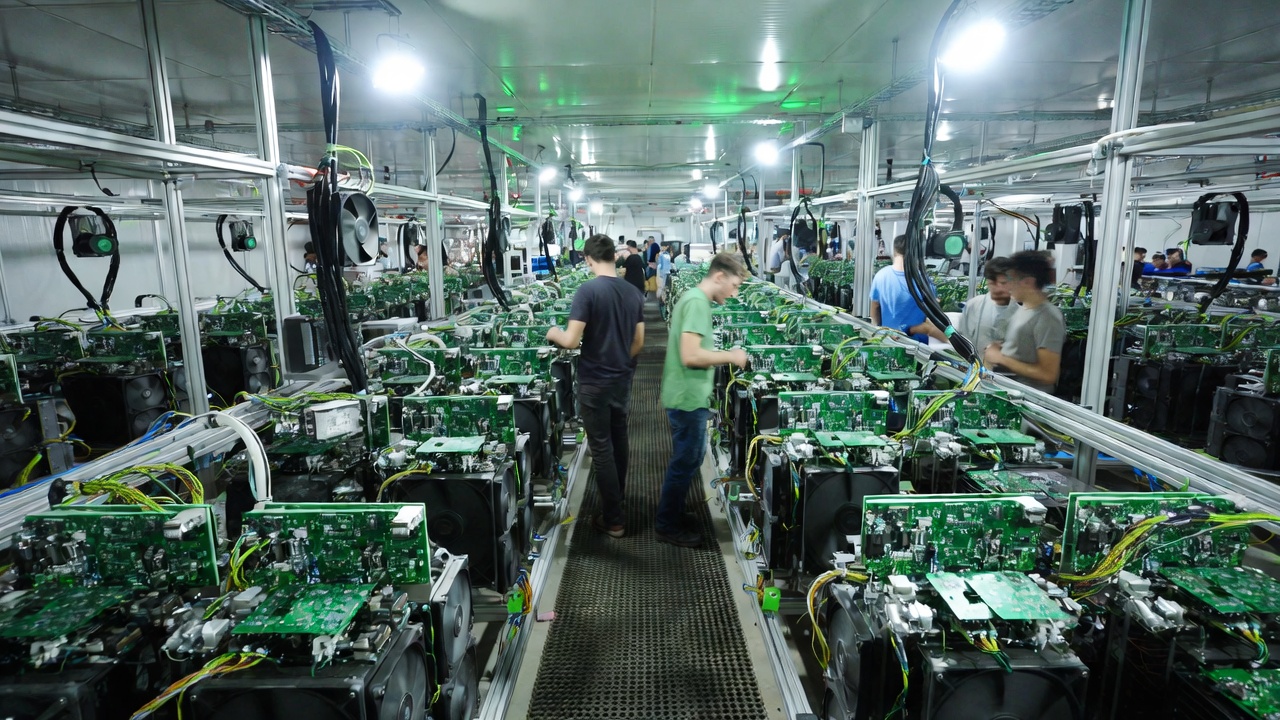 How to Mine Bitcoin: A Guide to Bitcoin Mining Machines and Strategies